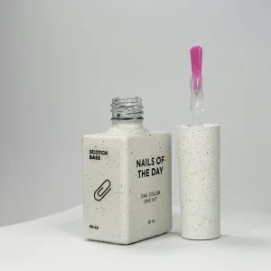 Scotch Base Nails of the Day base semipermanente